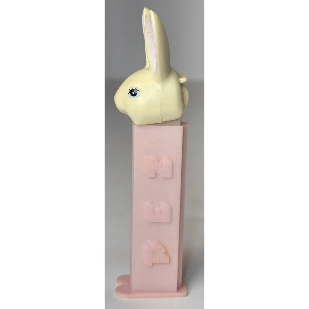 VINTAGE PEZ EASTER BUNNY LIGHT PINK DISPENSER WITH FEET‎ COLLECTIBLE EUC